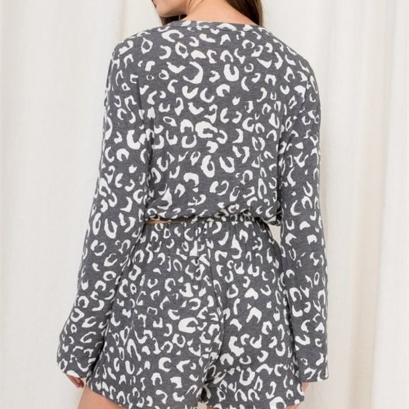 Animal Print PRINT TOP & SHORT SET - Picture 2 of 8